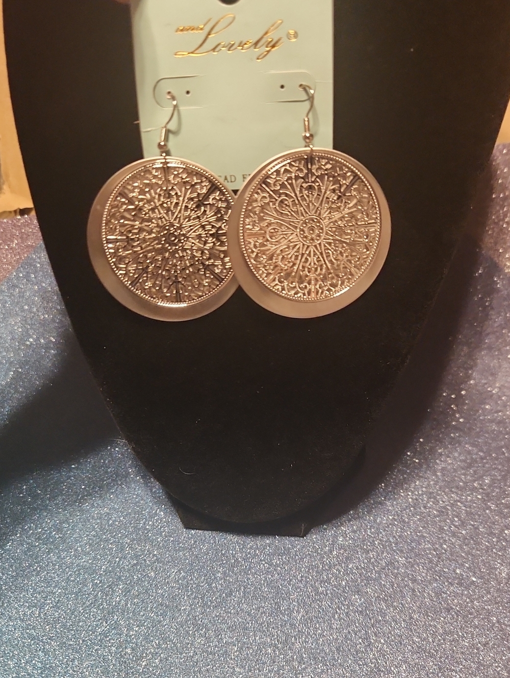 and Lovely Silver Round Filigree Medallion Earrings